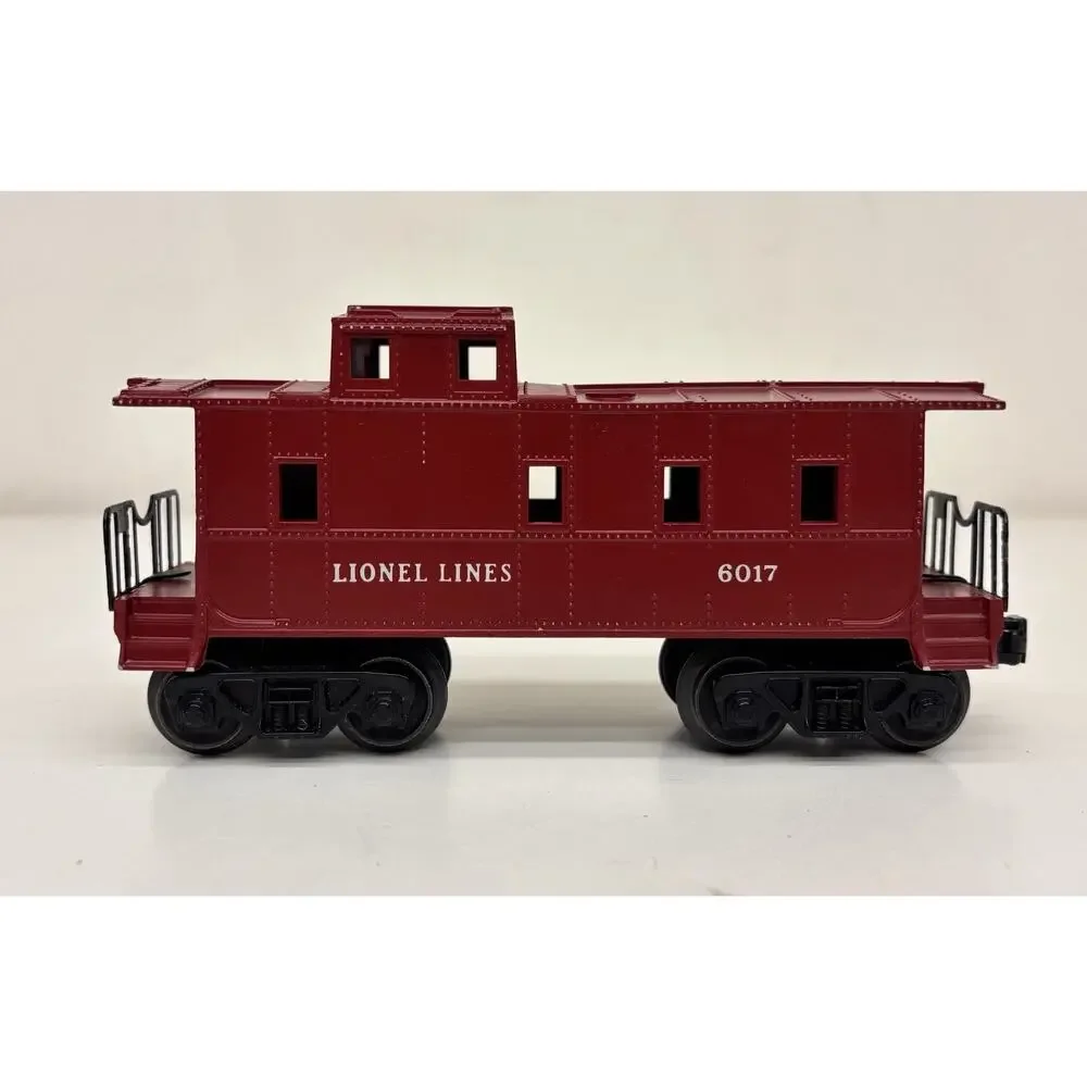 Lionel Postwar Caboose 6017 Maroon w/ Tabs Original Box